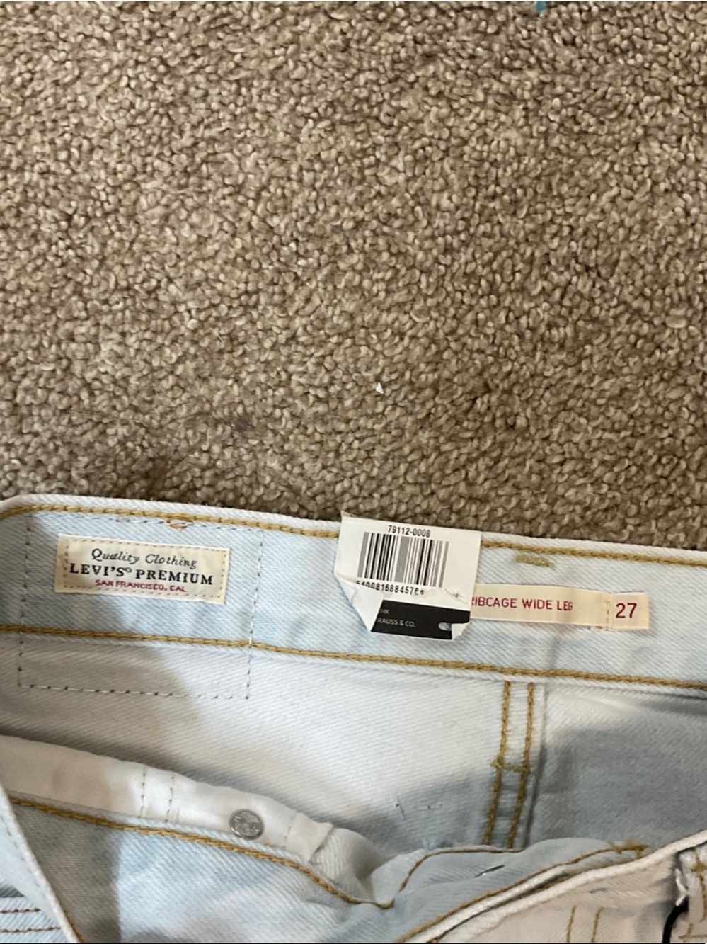 Light Wash Levi’s Ribcage Wide Leg Jeans - Size 27x32 - Picture 4 of 6